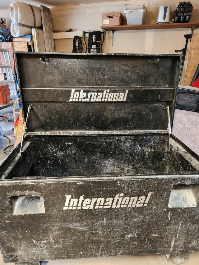 International jobbox Tool Storage & Benches Calgary Kijiji