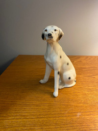 Porcelain dog figurines 