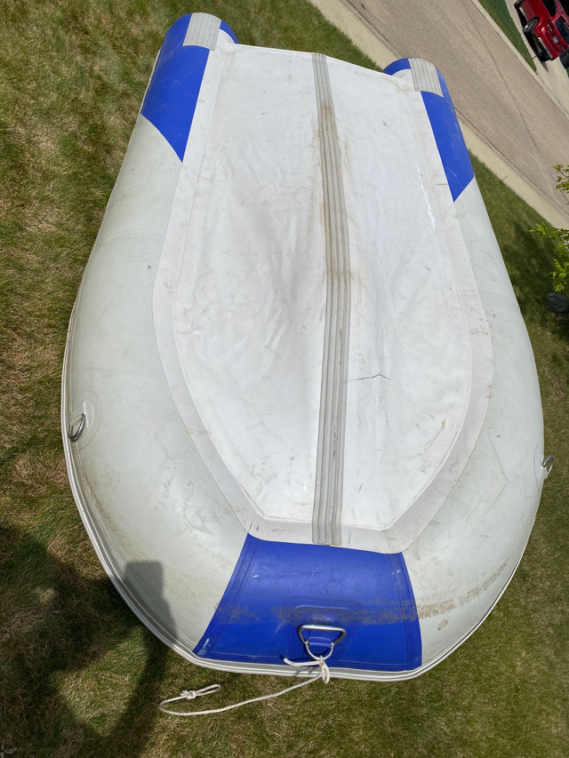 Inflatable boat 11’ in Powerboats & Motorboats in Red Deer - Image 3