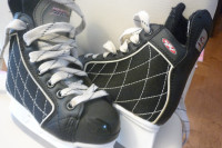 Kids Shoe Size 12 Hockey Skates new condition