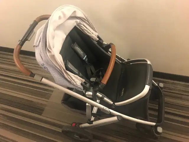 Uppababy Vista Stroller in Strollers, Carriers & Car Seats in City of Toronto - Image 2