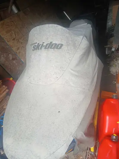 500 skidoo summit liquid cooled great shape just needs new fuel lines. Need the space. Track in grea...