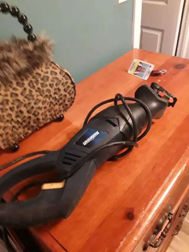 master craft reciprocateing saw.64840240391939120