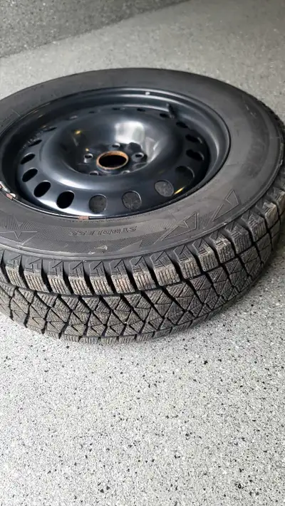 Bridgestone Blizzak 225/65R17 winter tires for sale. Used 1 season, in perfect condition, aprox. 90%...
