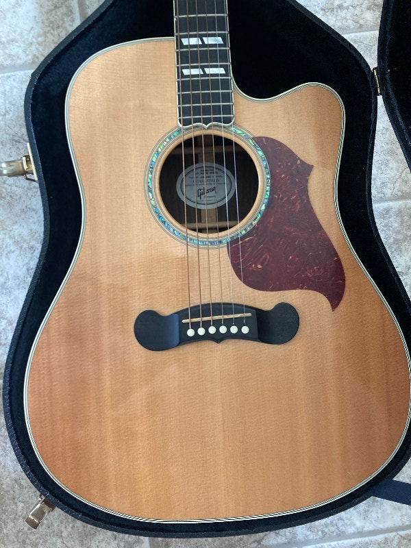 Gibson Songwriter Deluxe Guitars Kamloops Kijiji
