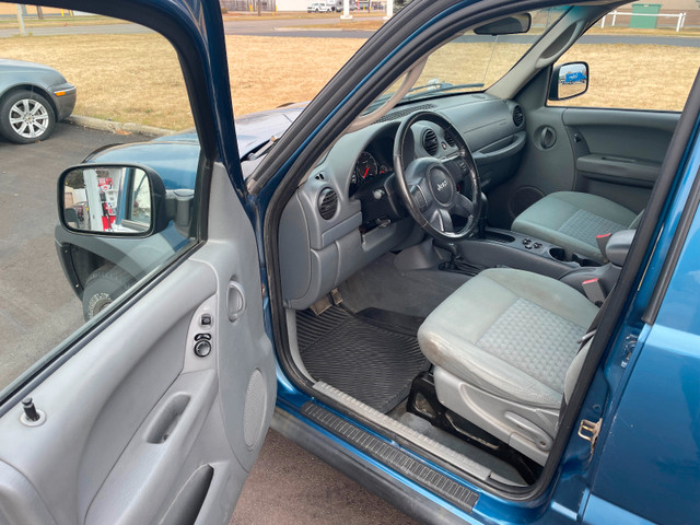 2006 Jeep Liberty - Original Owner, lady driven in Cars & Trucks in Edmonton - Image 3