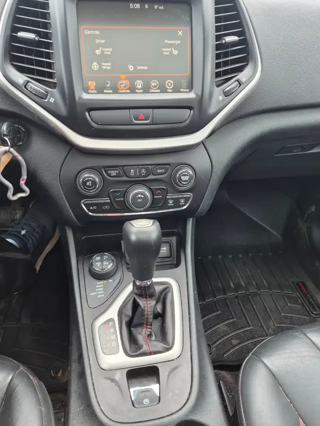 2016 Jeep Cherokee Trailhawk   115 KM5230461321648742412
