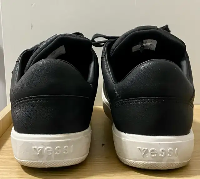 Vessi Soho Men’s Waterproof Sneakers - Size 9 in Men's Shoes in Calgary - Image 5