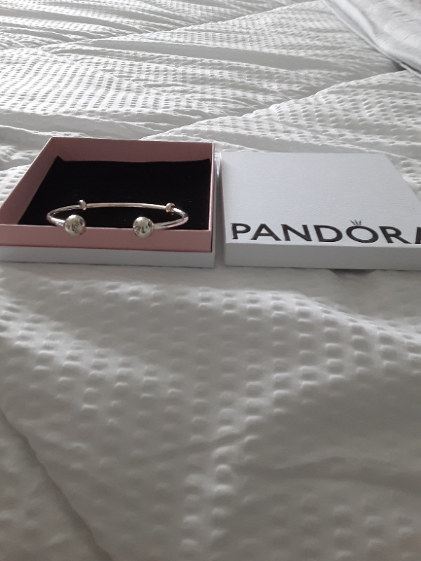 Pandora braclet in Jewellery & Watches in Grande Prairie