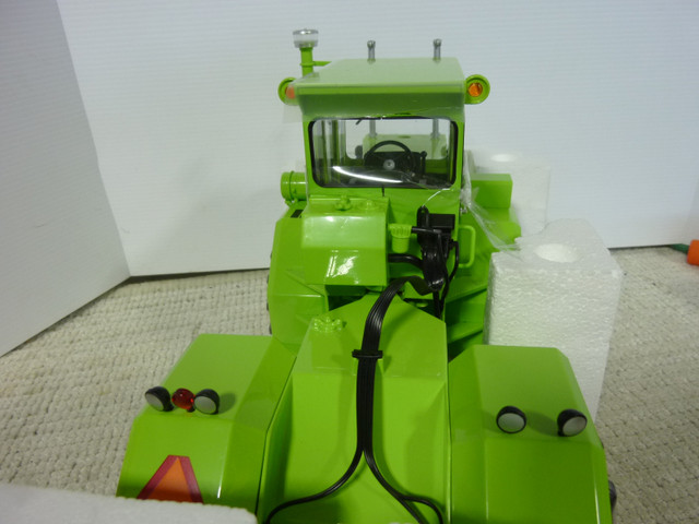 1/16 STEIGER WILDCAT Farm Toy Tractor in Toys & Games in Regina - Image 3