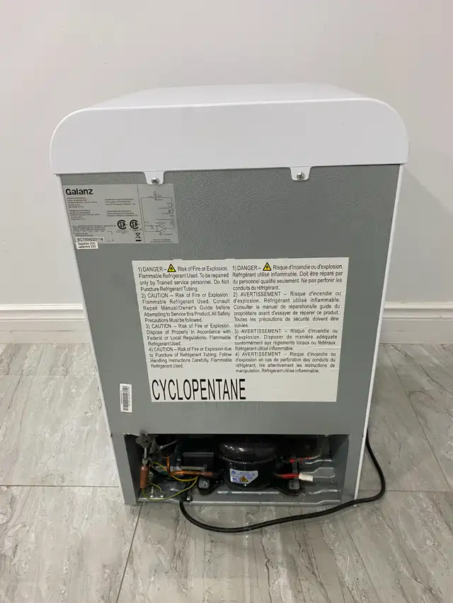 Sold - Galanz Mini Retro Fridge/Refrigerator - Sold in Refrigerators in Mississauga / Peel Region - Image 5