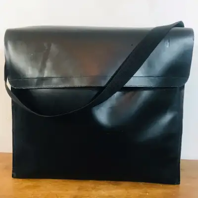 Vi large shoulder leather waterproof bag