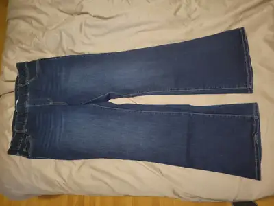 Jean femme neuf taille 18, View more