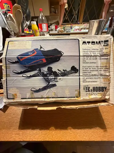 Here is an ultra rare radio control kit from 1981 —made by Atomic RC-Dist by LEK & Hobby Sweden— box...