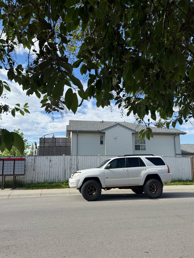 2004 Toyota 4Runner  in Cars & Trucks in Calgary