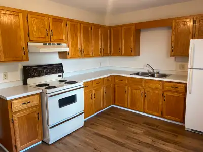 Large 2 bedroom apartment in downtown Charlottetown. Please reply with a description of yourself. Da...