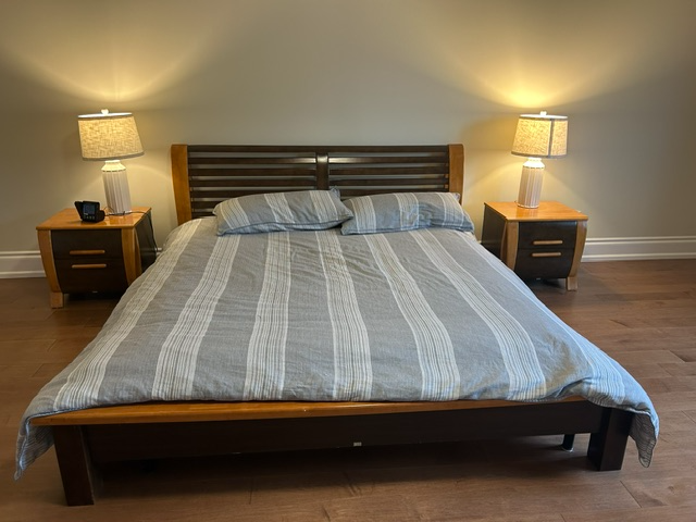 Dinning table, bed for sale in Dining Tables & Sets in Markham / York Region - Image 9
