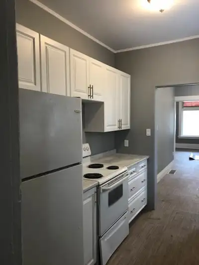 Renting 2 rooms with share accommodation. It is a very spacious and clean with one bathroom. Eating...