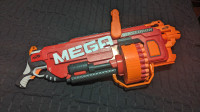 Nerf Mega Mastodon Foam Blaster With Ammunition / Avec Munition