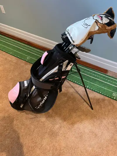 Girls Junior 8pc Golf Clubs w/ bag Awesome set for girls 9-12 (ish) Used 2 seasons New $500
