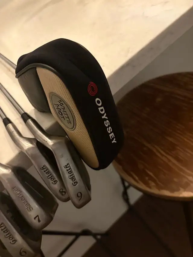 women’s right handed golf clubs and bag  in Golf in Guelph - Image 9
