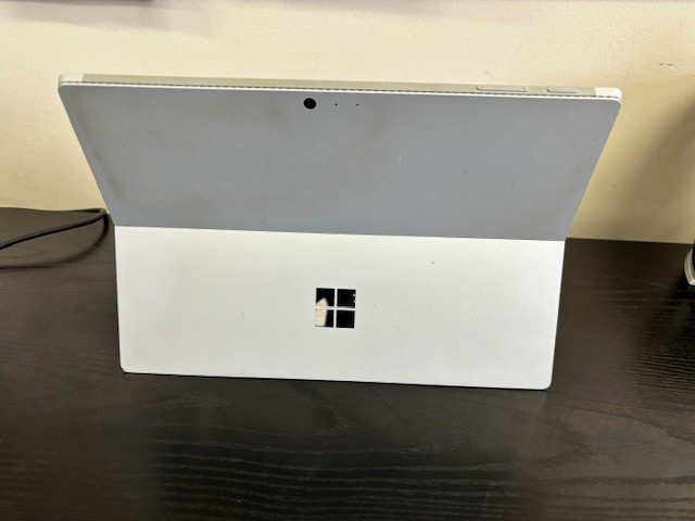 Microsoft Surface Pro 4 in Laptops in Sault Ste. Marie - Image 2