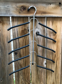 BNWOT Simply Essential 5 Tier Friction Blouse Hangers