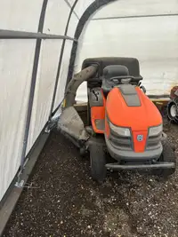 Lawn tractor 