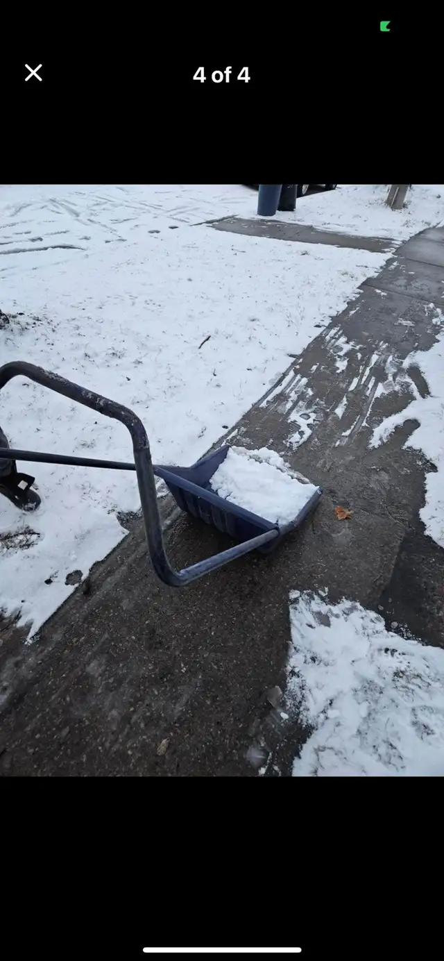 Snow shovel like new  in Snowblowers in Windsor Region - Image 4