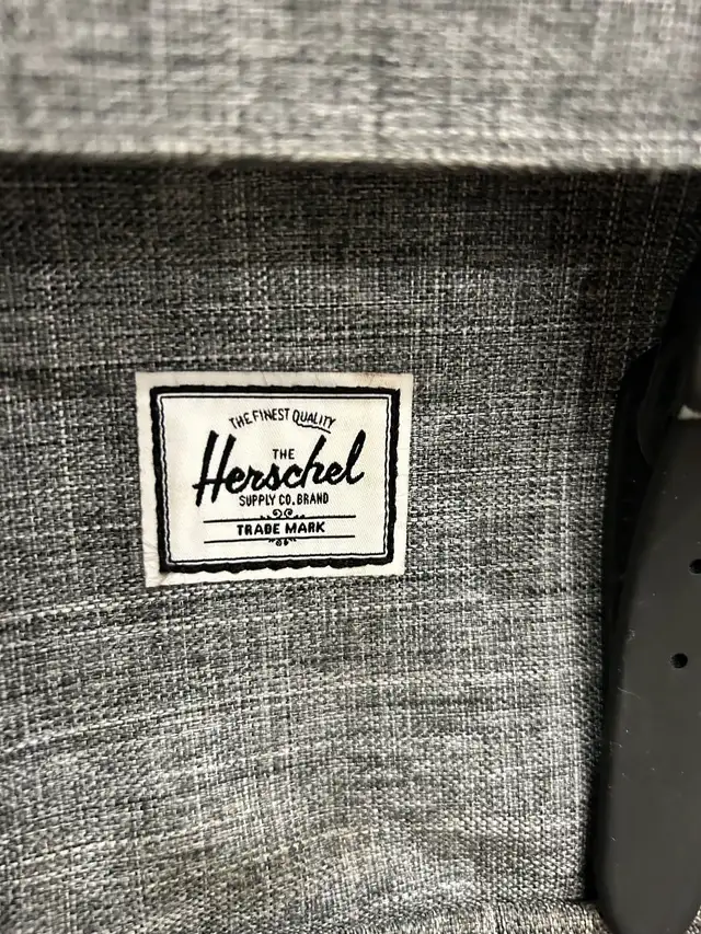 Hershel Little America Backpack  in Bags & Luggage in Ottawa - Image 3