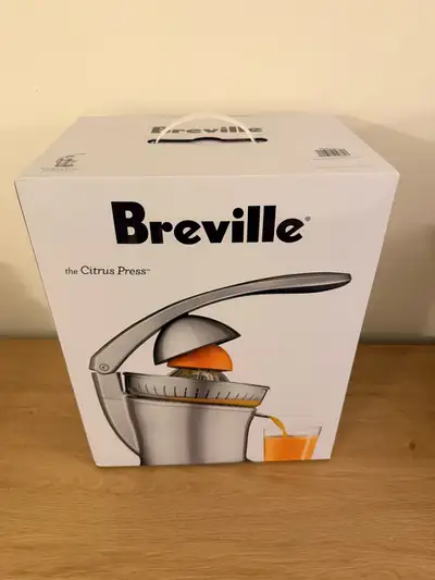 This Breville Citrus Press is in new condition. It's the perfect addition to any kitchen for fresh j...