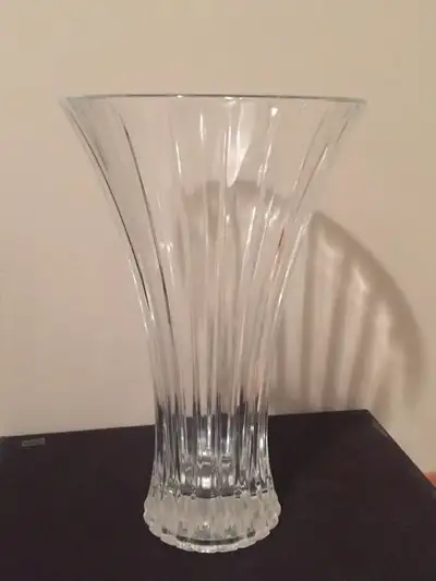 ( CASH ONLY ) PICK UP : CROW FOOT LIBRARY ( NW ) BRAND NEW DESIGNER SHERIDAN CLEAR CRYSTAL TABLE VAS...