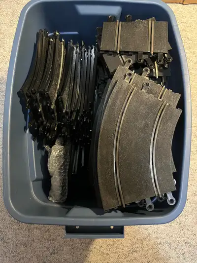 Scalextric track. Track only, no controls. Generally in good condition but a few pieces have damage...