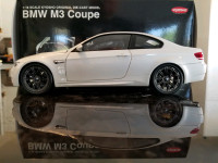 1:18 Diecast Kyosho BMW E92 M3 Coupe Pearl White Carbon Roof 
