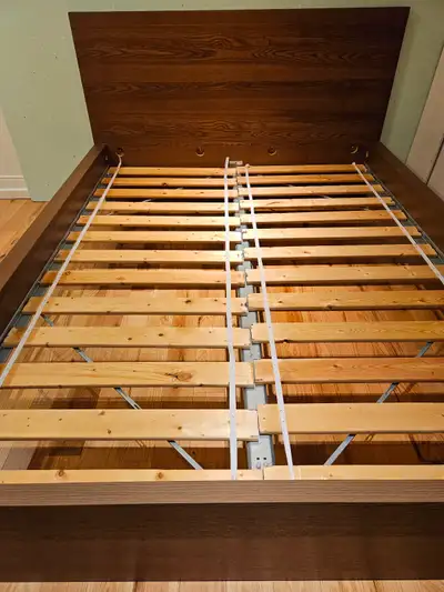 Structure lit queen Ikea Malm / queen bedframe Malm, View more