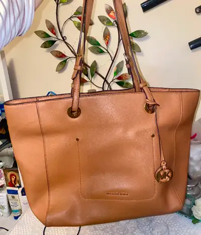 446 ads for michael kors bag in All Categories in Ontario Kijiji Marketplaces