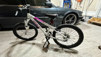 MEC Girl's Mountain Bike with Front Shocks in Mint Condition 20"