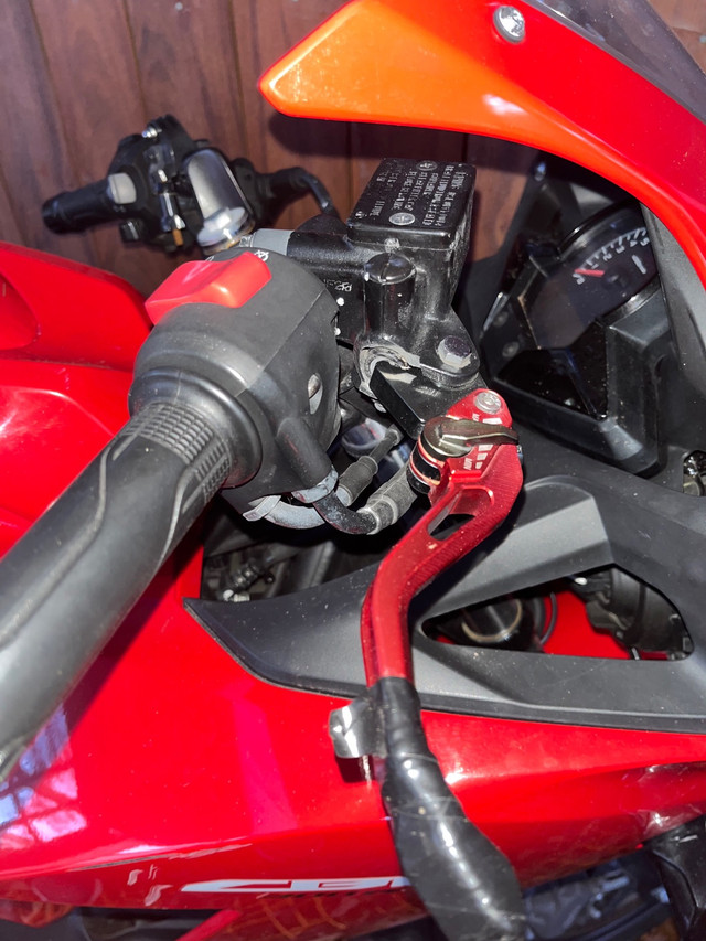 2015 Honda CBR300 in Sport Bikes in City of Halifax - Image 4