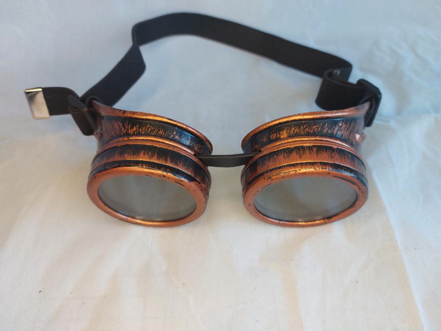 Gotham Steampunk Goggles with Spiked Choker in Jewellery & Watches in Kitchener / Waterloo - Image 2