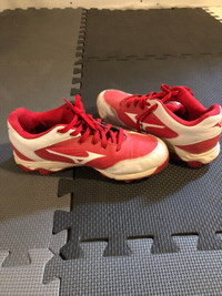 MIZUNO 9-Spike Adv. Youth Size 5 Baseball Shoes.