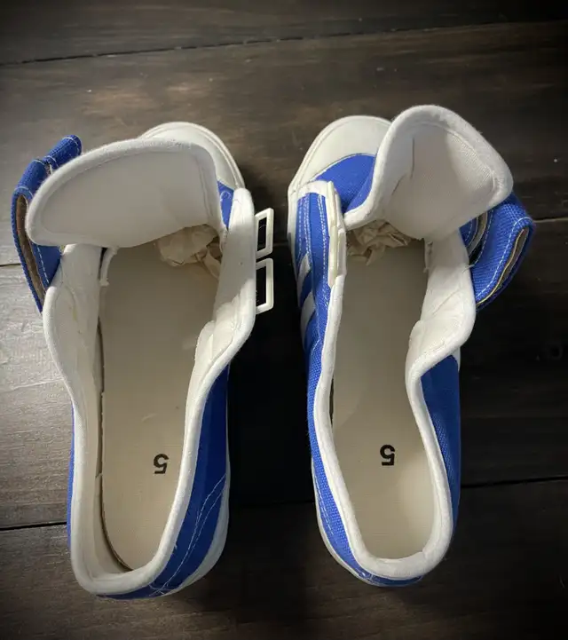 Inmate-Issued Jail Canvas 2-Stripe Velcro Shoes Men’s 5 in Men's in Kitchener / Waterloo - Image 6