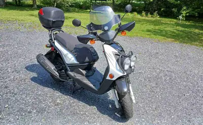En excellente condition, très peu servi et entreposé chaque hiver. Changement d'huile synthétique ch...