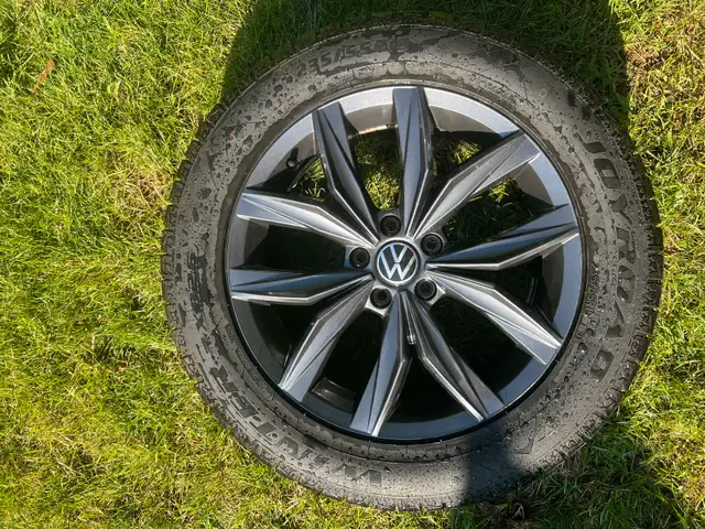 VW OEM 18” Alloy Wheels + Toyo Observe Winter Tires (Set of 4) in Tires & Rims in City of Toronto - Image 3
