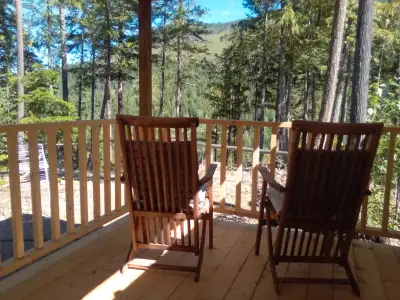 Recently renovated 36’ Dutchmen trailer with slide-out, on quiet, private, safe, beautiful, leased l...