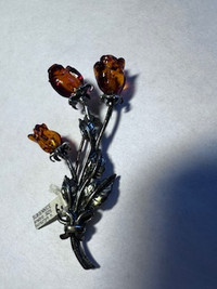 Bijou broche 3 roses en ambre et argent stern