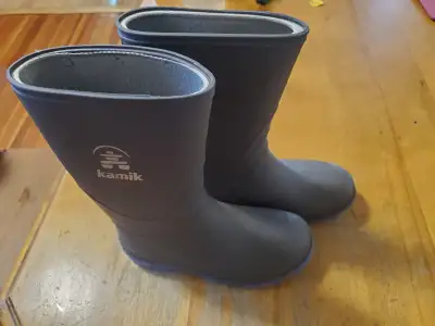 Kamik kids rain boots size 1, View more