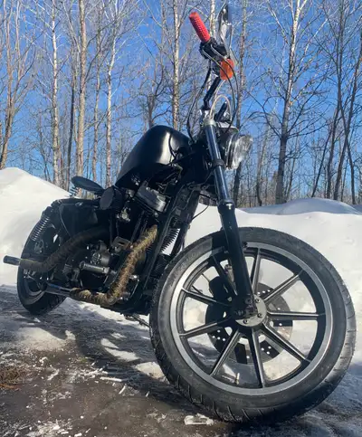 1989 Harley Davidson Sportster 883 Low mileage. 5700miles / 9200kms All new: Top end gaskets, drag s...