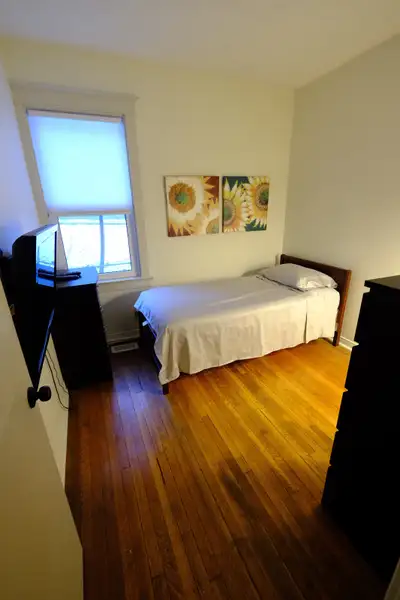Room for rent (short term)