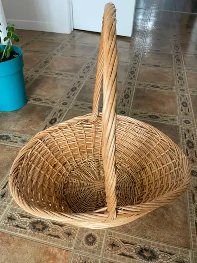 Panier en osier, View more