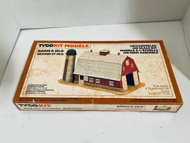 Tyco Barn & Silo HO Scale Kit (New / Old Stock)